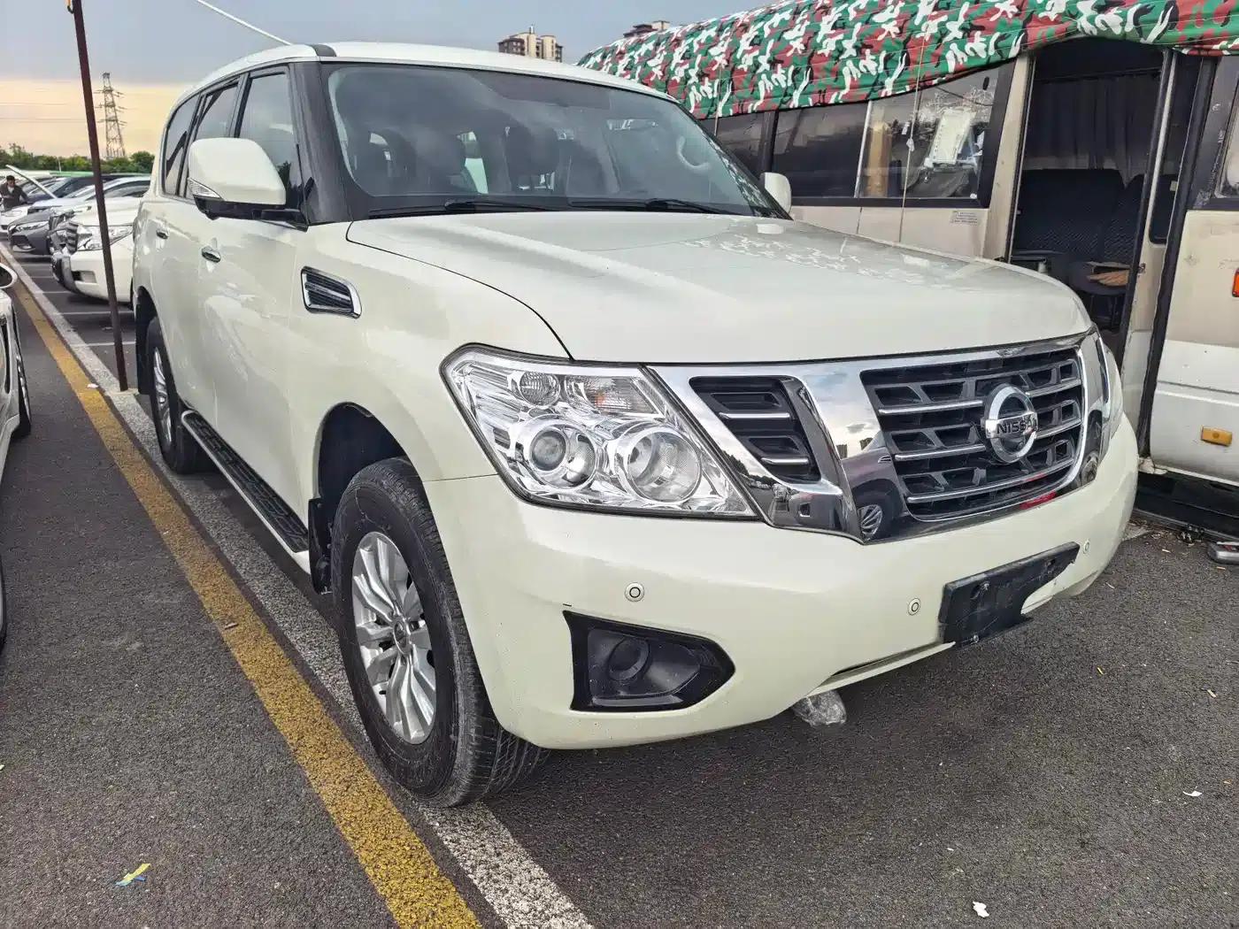 Nissan Patrol 2018 4.0L Leader Edition — миниатюра 2