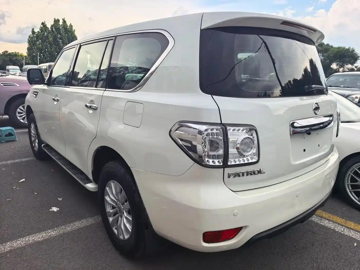 Nissan Patrol 2018 4.0L Leader Edition — миниатюра 4