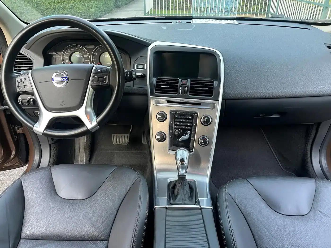 2013 Volvo XC60 Imported T5 Smart Edition — миниатюра 4
