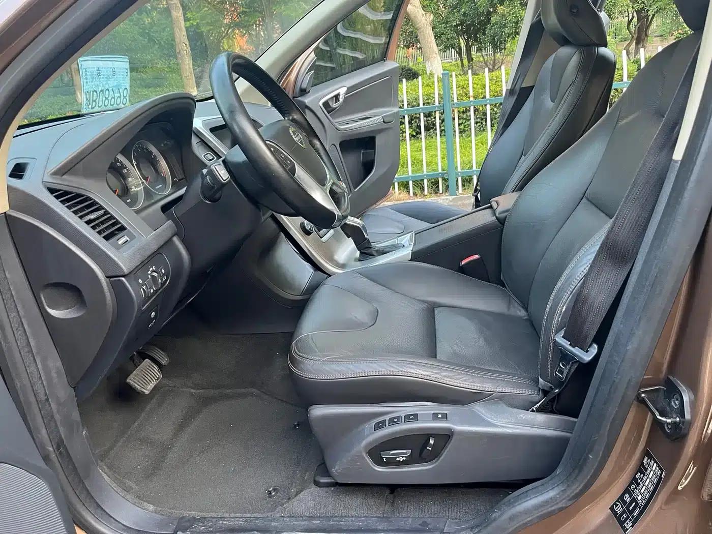 2013 Volvo XC60 Imported T5 Smart Edition — миниатюра 5