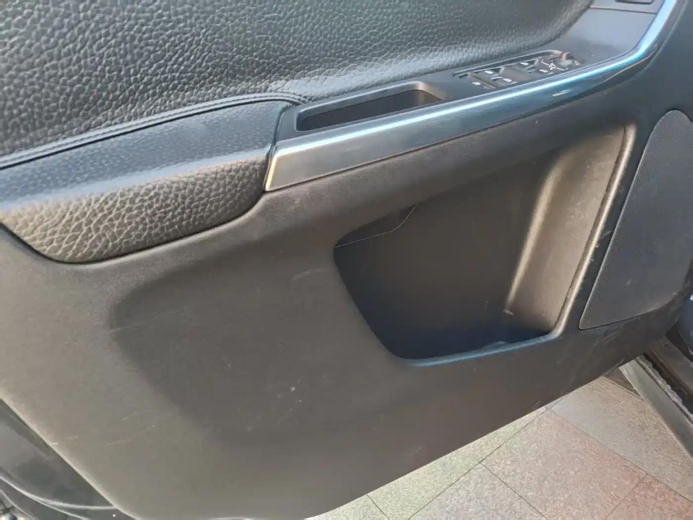 2014 Volvo XC60 Imported T5 Smart Edition — миниатюра 4
