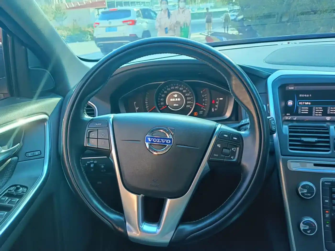 2014 Volvo XC60 Imported T5 Smart Edition — миниатюра 9
