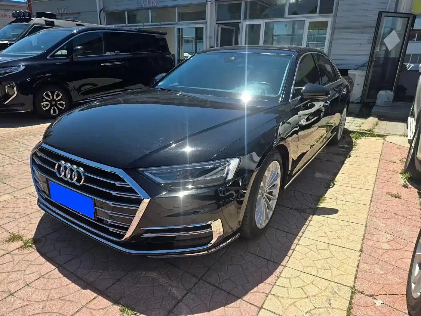 2022 Audi A8 A8L 50 TFSI quattro Comfort Edition — миниатюра 1