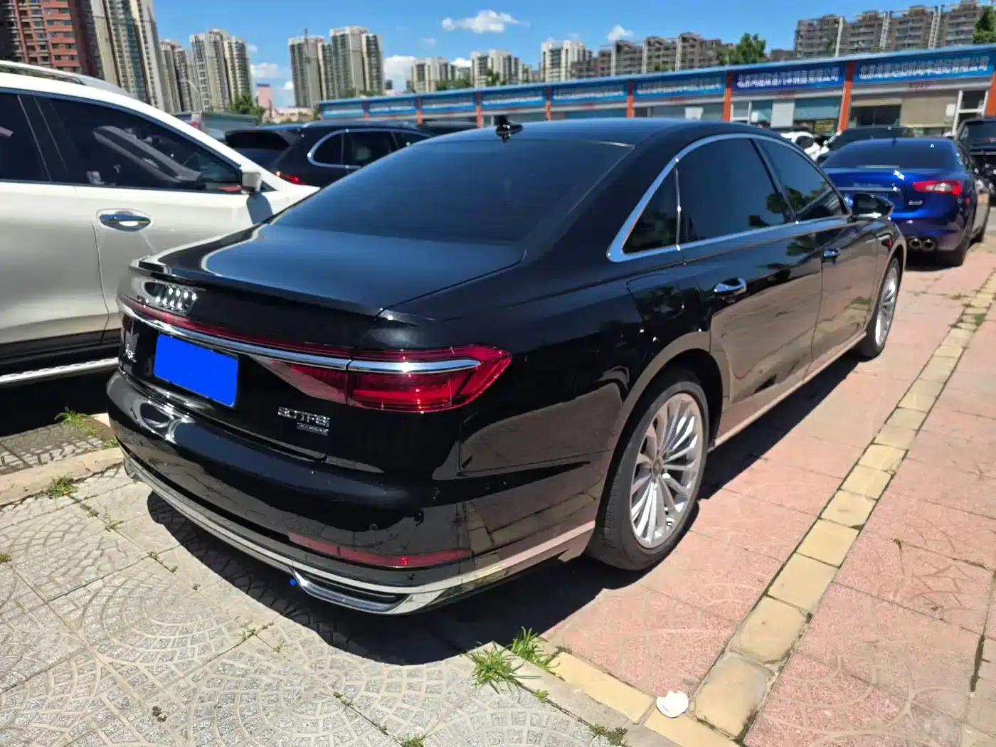 2022 Audi A8 A8L 50 TFSI quattro Comfort Edition — миниатюра 8