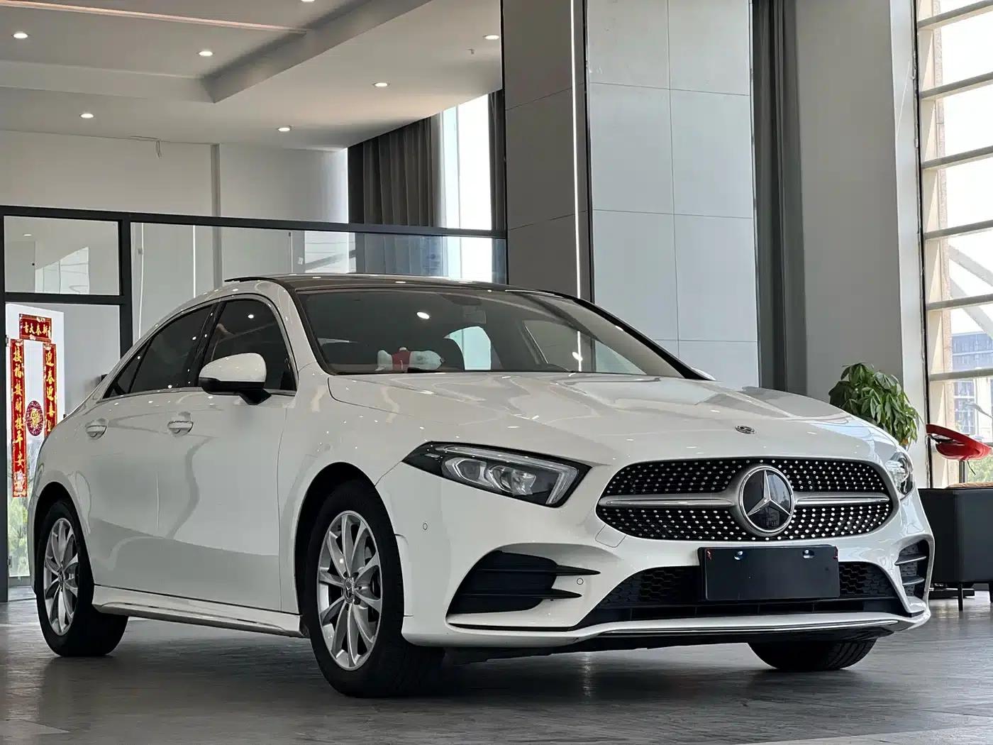 Mercedes-Benz A-Class 2020 A 200 L Sport Sedan — миниатюра 3