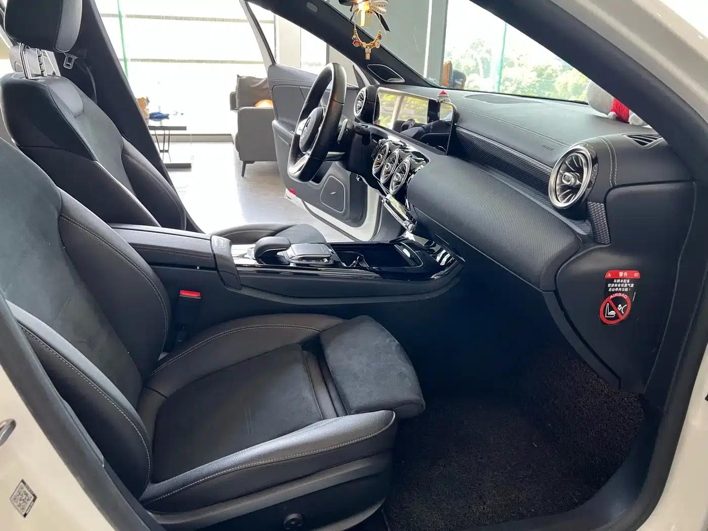 Mercedes-Benz A-Class 2020 A 200 L Sport Sedan — миниатюра 4
