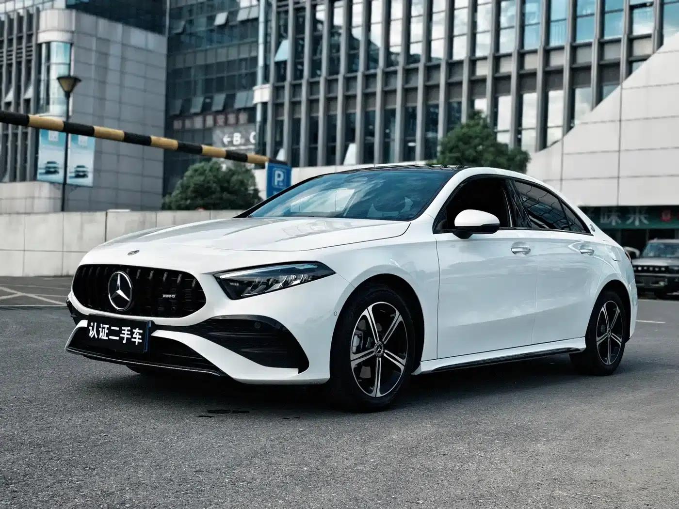 Mercedes-Benz A-Class 2025 Facelift A 200 L Fashion Model — миниатюра 1