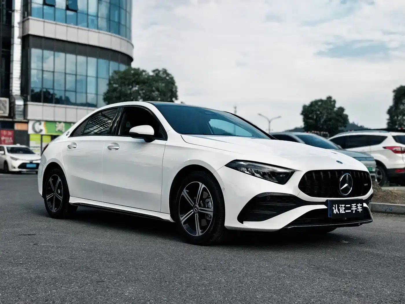 Mercedes-Benz A-Class 2025 Facelift A 200 L Fashion Model — миниатюра 3