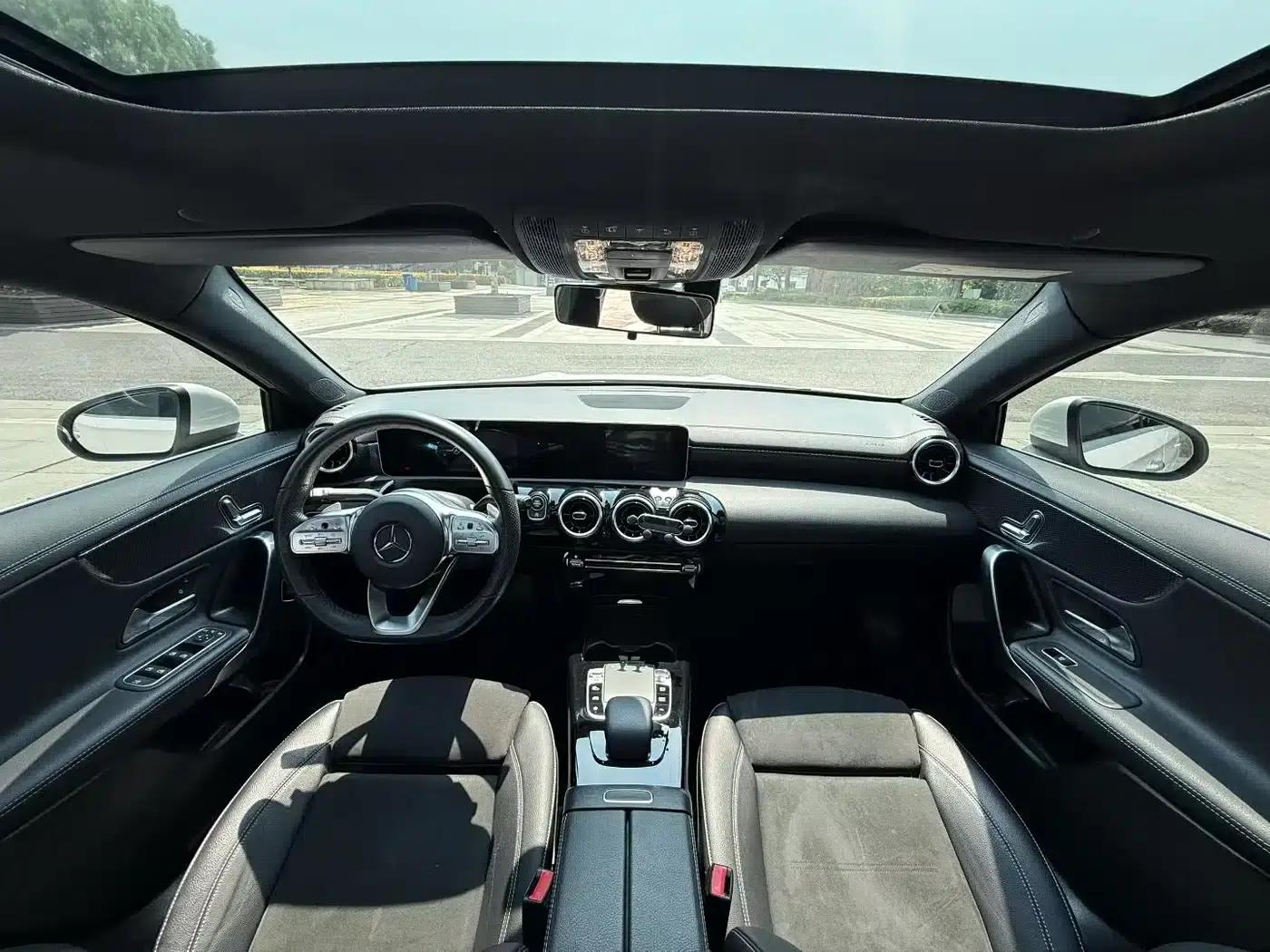 2019 Mercedes-Benz A-Class A 200 L Sport Sedan — миниатюра 5