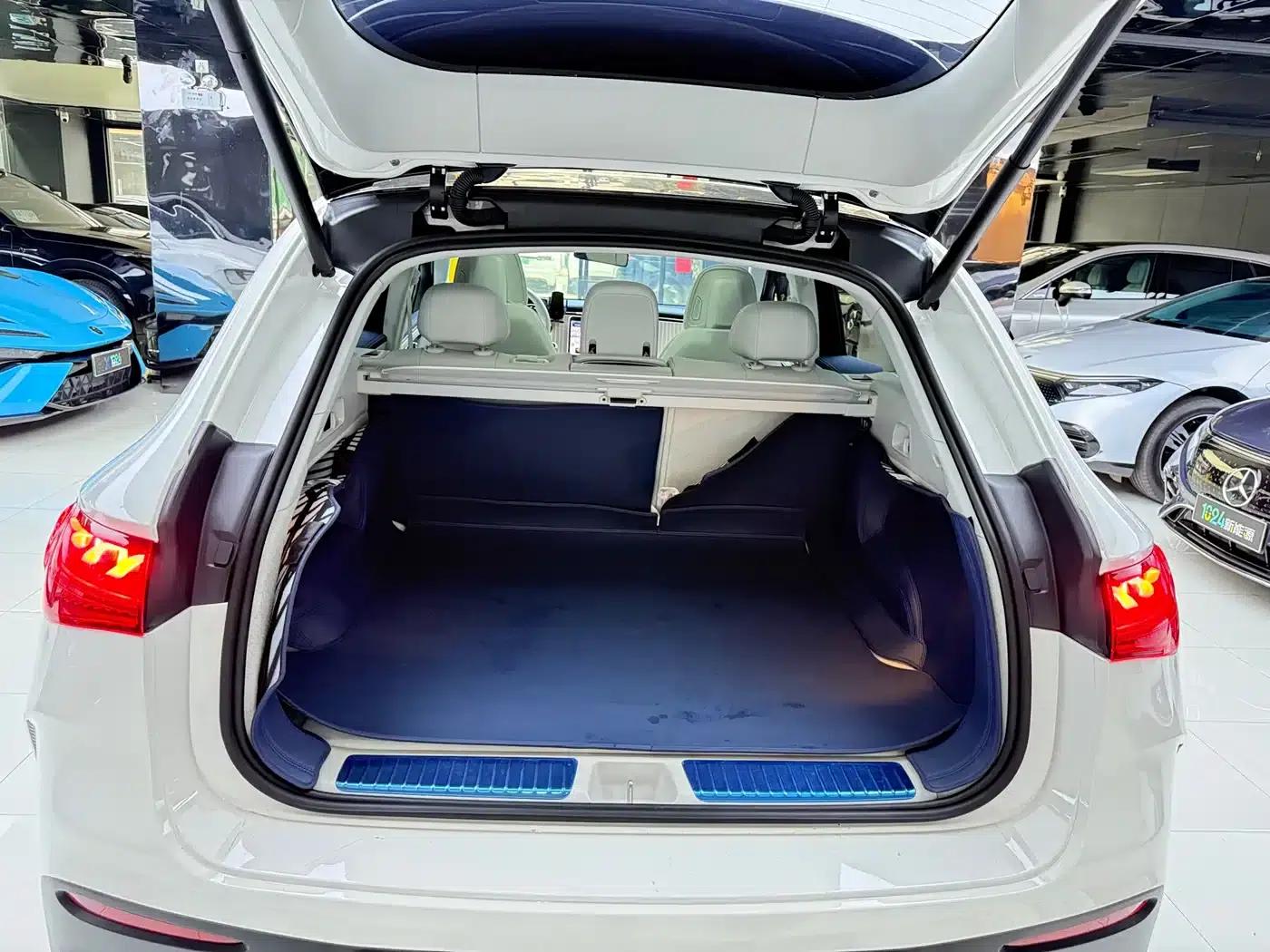 Mercedes-Benz EQE SUV 2023 350 4MATIC Luxury Edition — миниатюра 11