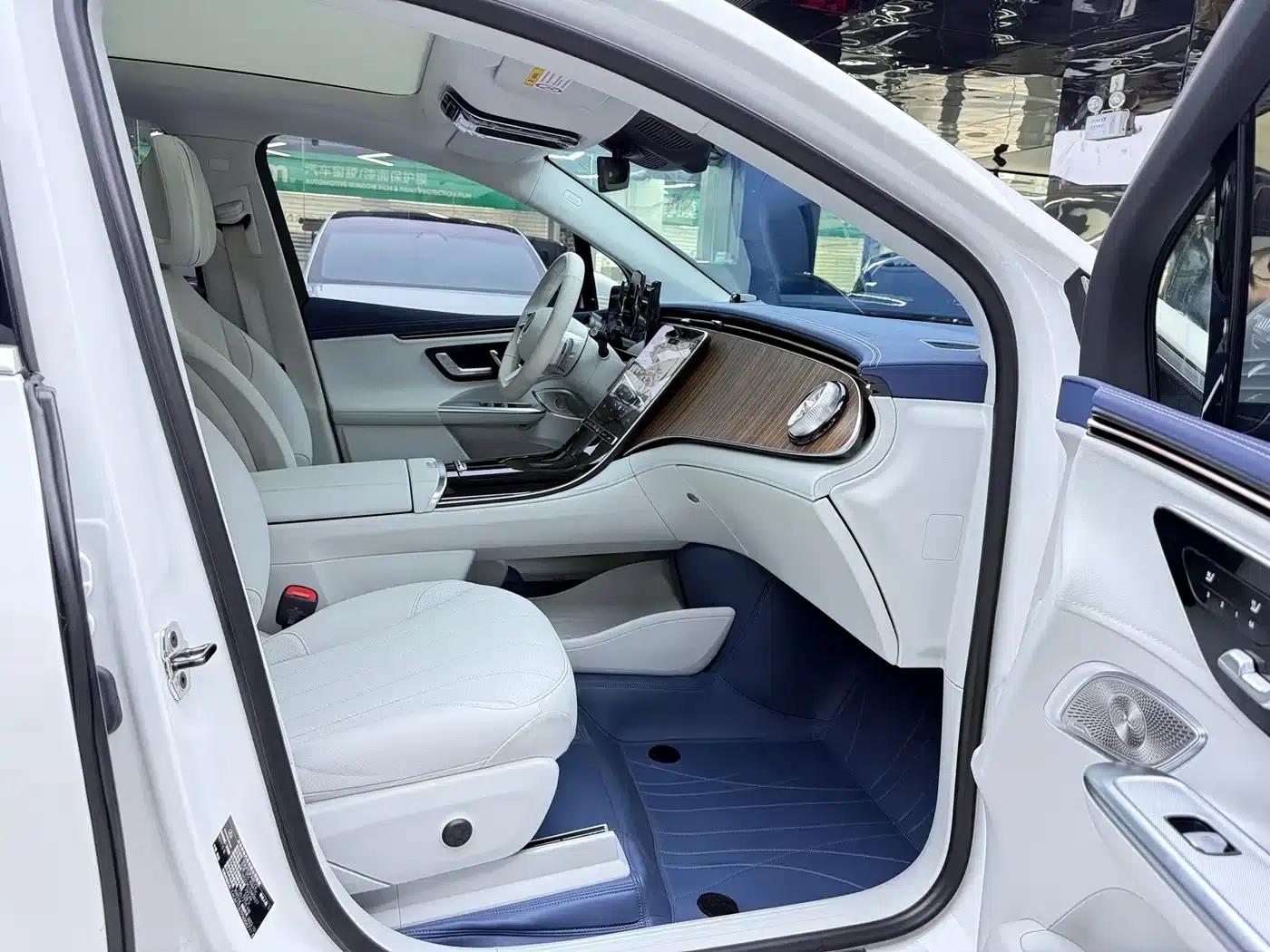 Mercedes-Benz EQE SUV 2023 350 4MATIC Luxury Edition — миниатюра 12