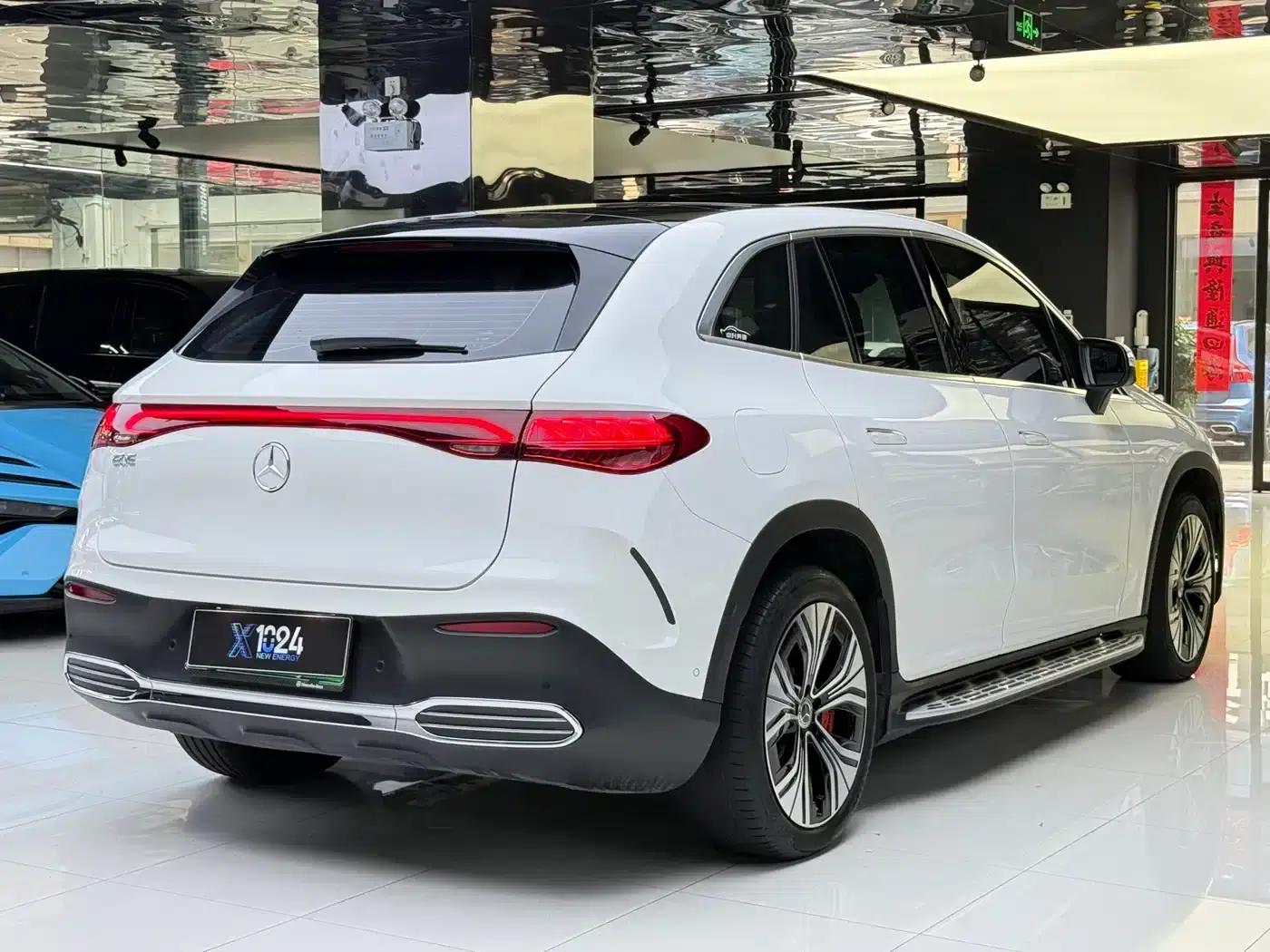 Mercedes-Benz EQE SUV 2023 350 4MATIC Luxury Edition — миниатюра 4