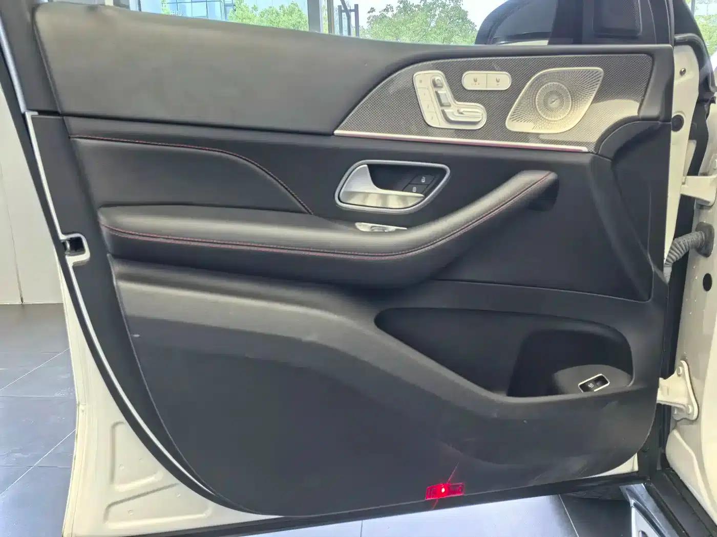 2022 Mercedes-Benz GLE Coupe AMG Model: AMG GLE 53 4MATIC+ Coupe SUV — миниатюра 16