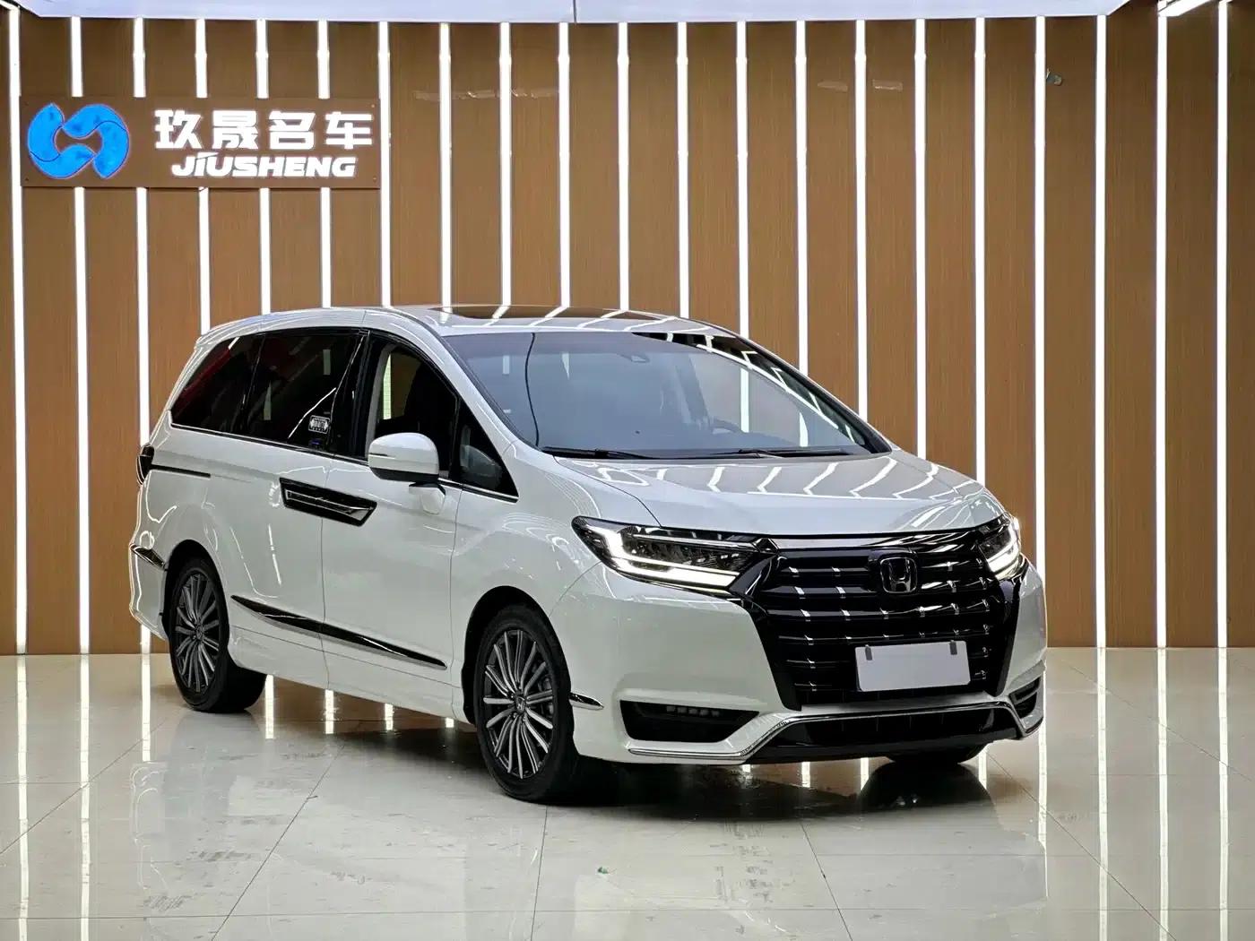 Elysion 2022 2.0L e:HEV Luxury Edition — миниатюра 3