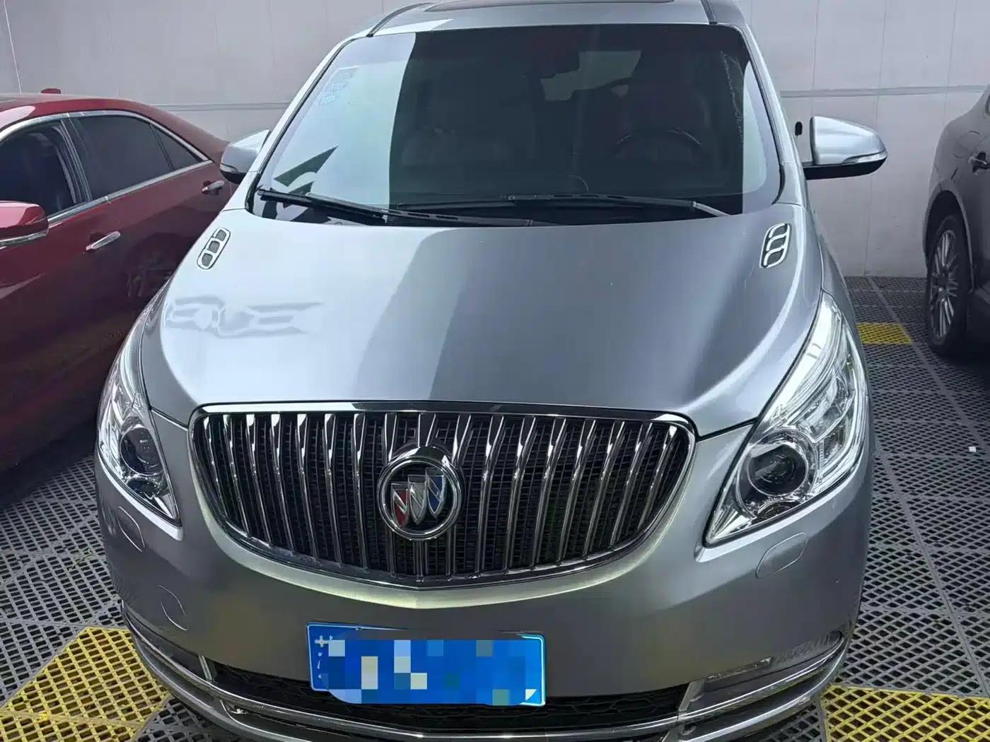 Buick GL8 2014 3.0L XT Luxury Business Flagship Edition — миниатюра 2