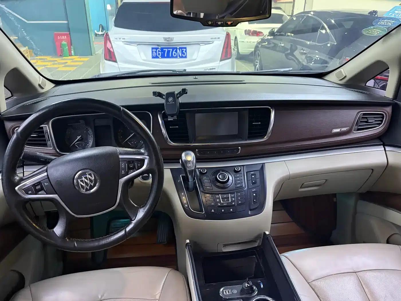 Buick GL8 2014 3.0L XT Luxury Business Flagship Edition — миниатюра 9