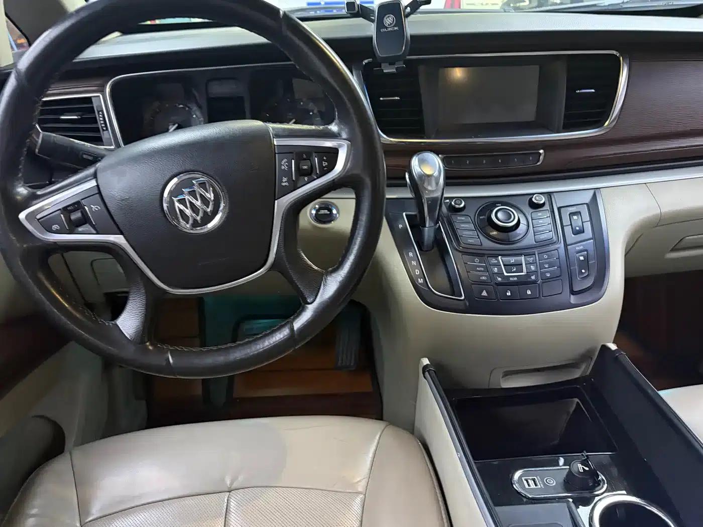 Buick GL8 2014 3.0L XT Luxury Business Flagship Edition — миниатюра 10
