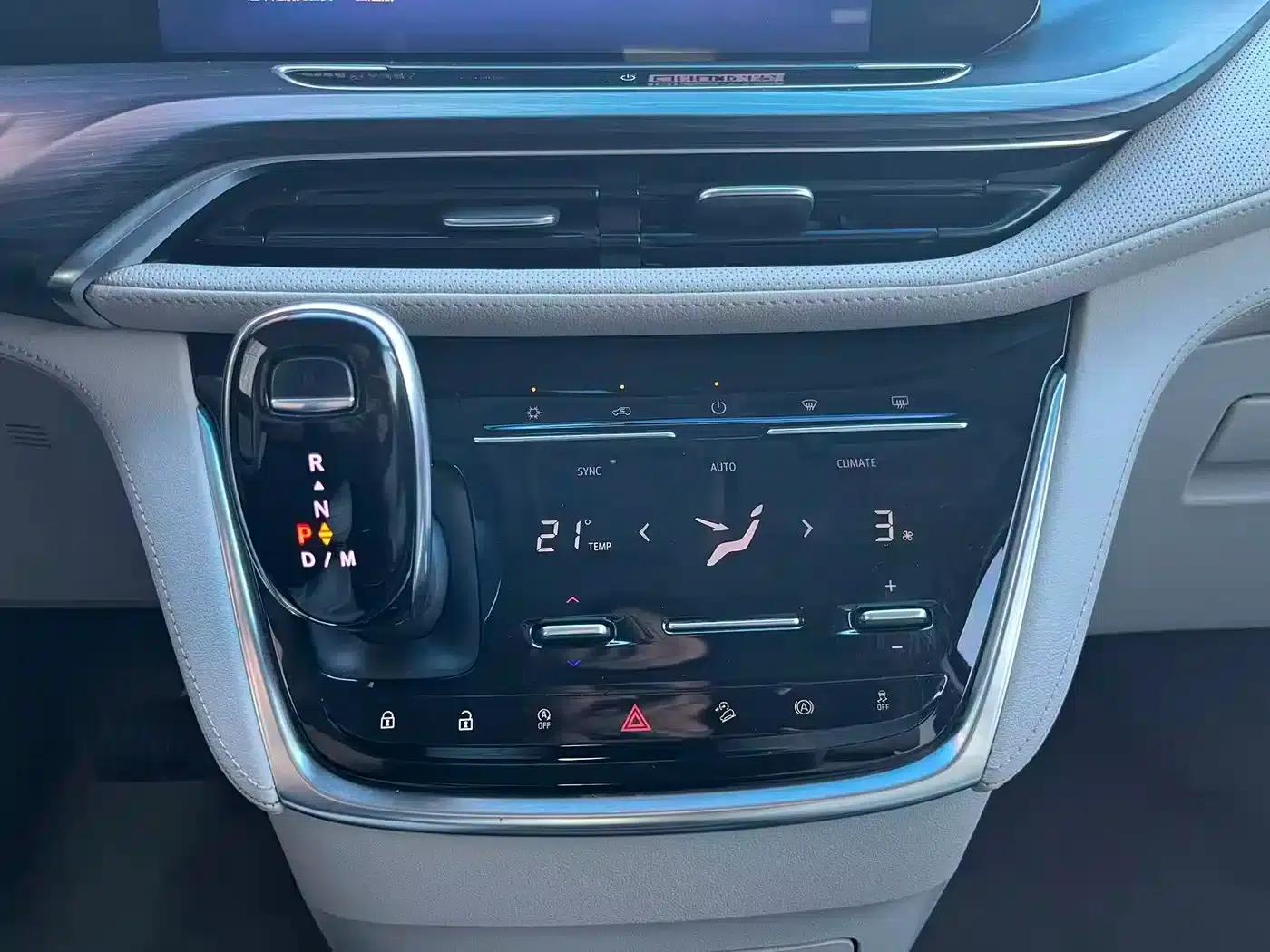 Buick GL8 2023 ES Luxury Comfort Edition — миниатюра 13