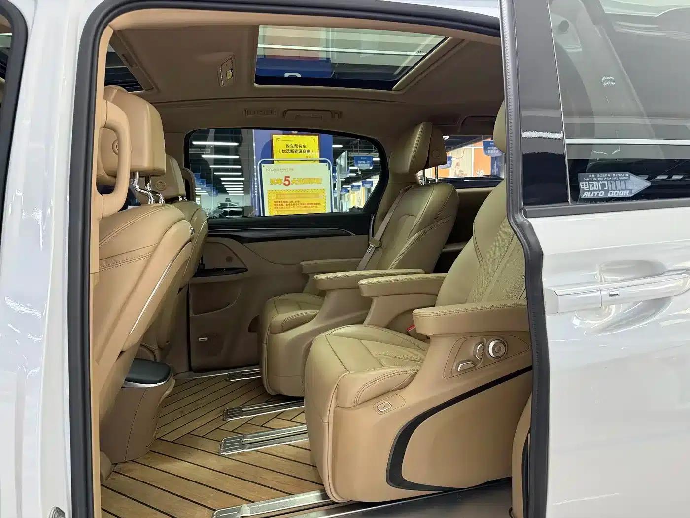 Buick GL8 2020 ES Avantgarde 653T Flagship Edition — миниатюра 9