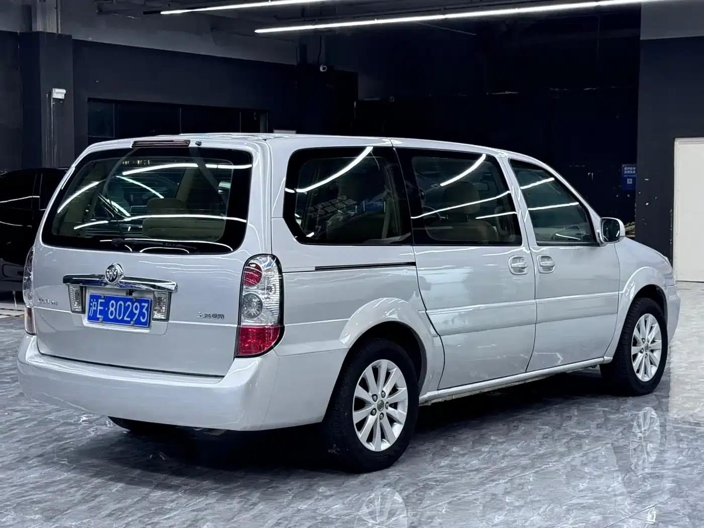Buick GL8 2012 2.4L BASE Comfort Edition — миниатюра 3