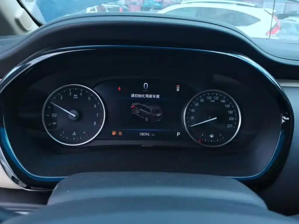 Buick GL8 2023 Land Business Class Premium Edition — миниатюра 12