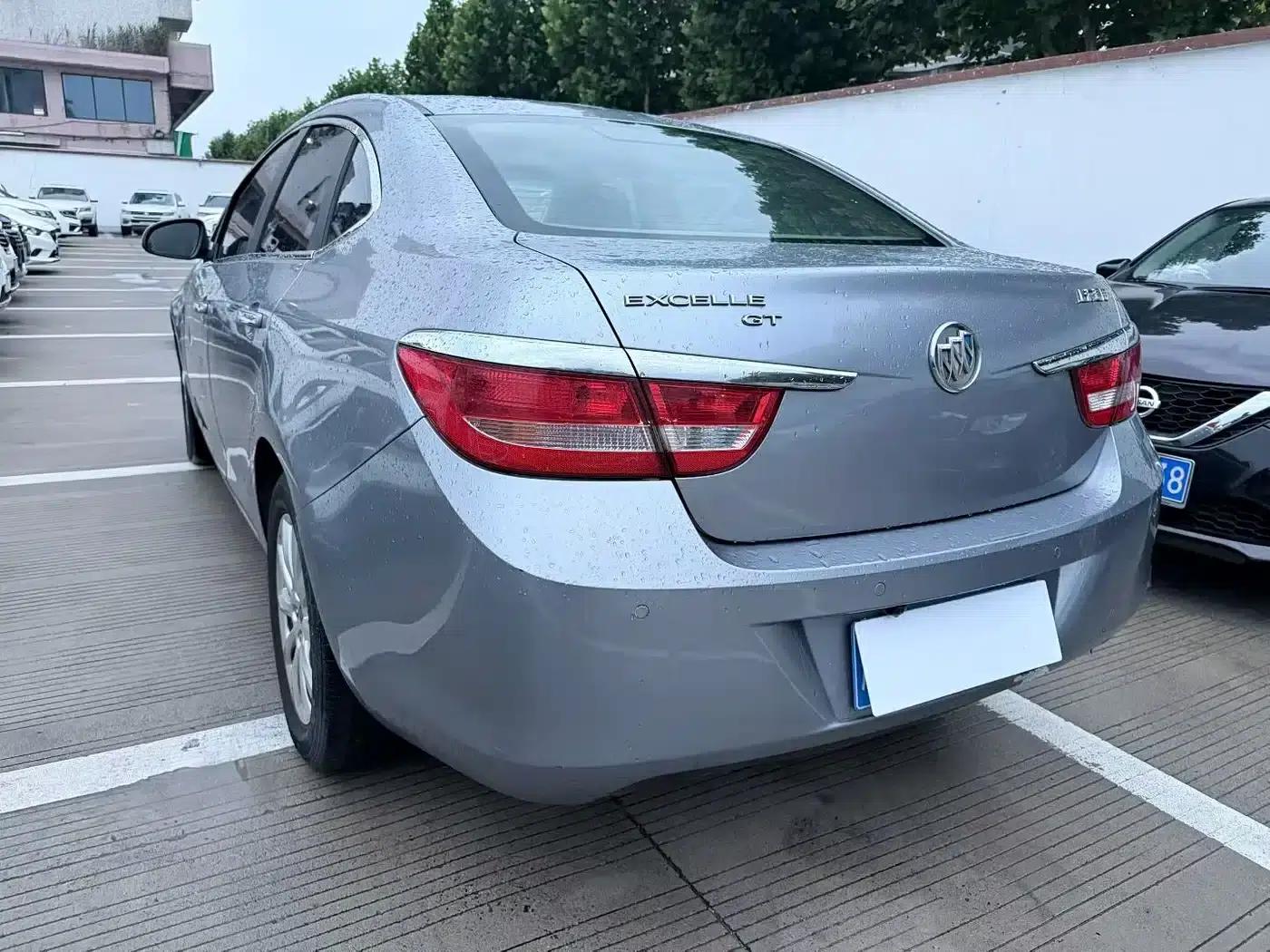 Buick Excelle GT 1.6L Manual Entry-Level Edition (2012) — миниатюра 7