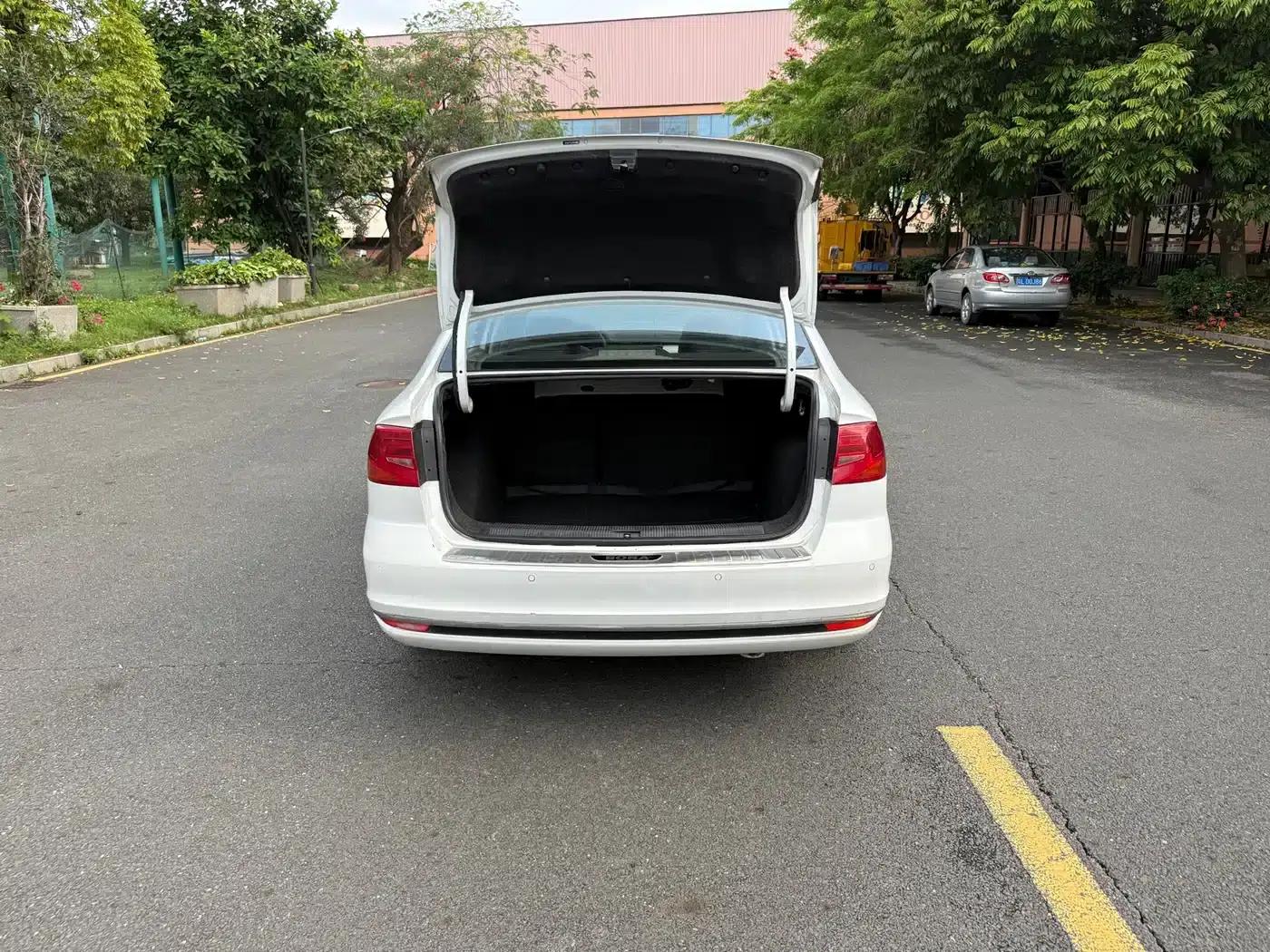 2018 Volkswagen Bora 1.5L Manual Comfort Model — миниатюра 17