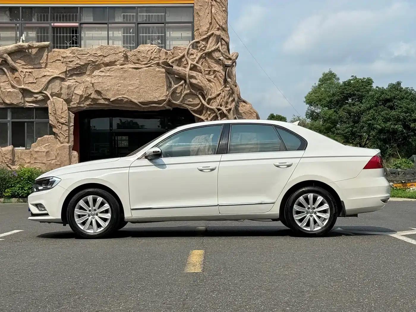 2018 Volkswagen Bora 1.5L Manual Comfort Model — миниатюра 4