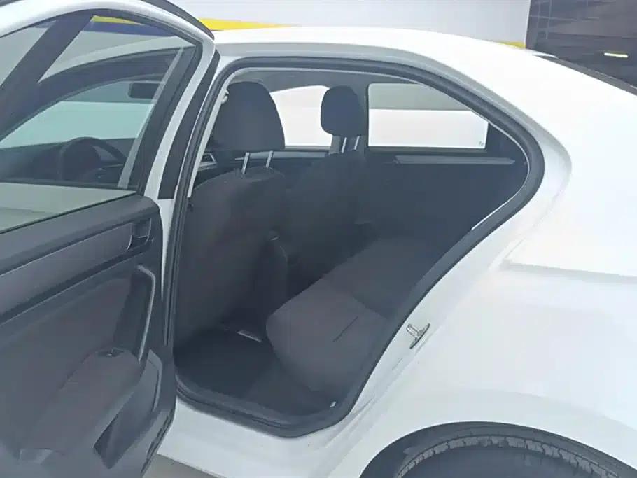 2019 Volkswagen Bora Facelift: Bora Legend 1.5L Automatic Fashion Model (China VI Emission Standard) — миниатюра 11