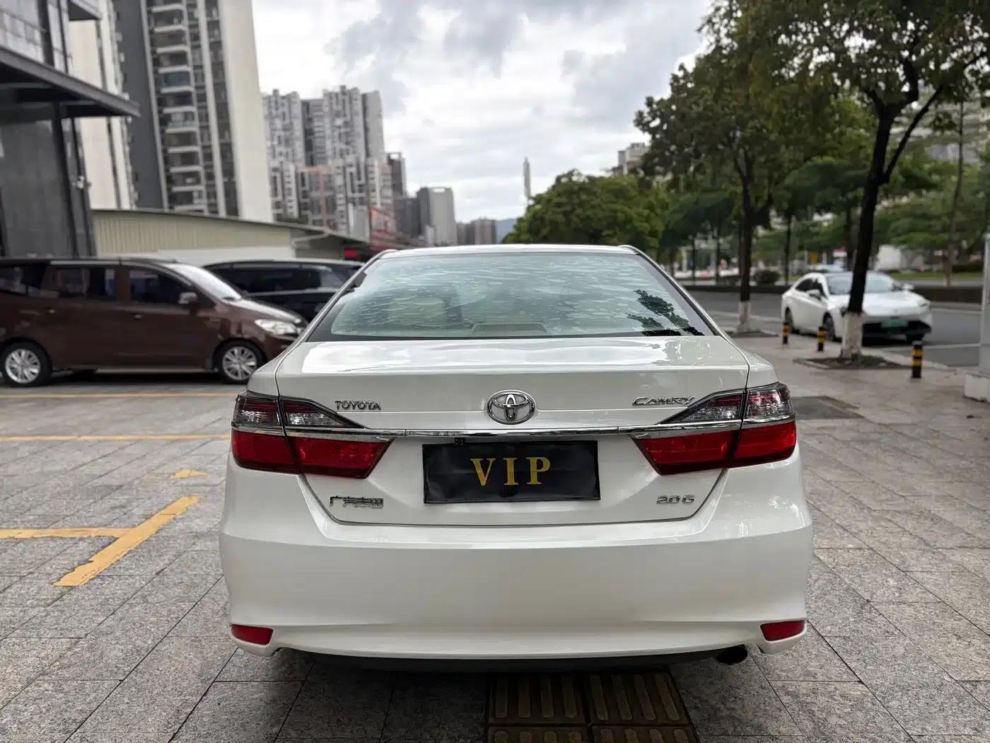 Camry 2016 2.0G 10th Anniversary Leading Edition — миниатюра 12