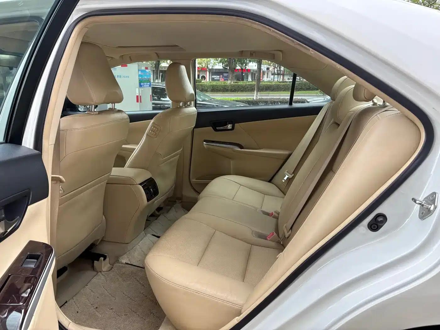 Camry 2016 2.0G 10th Anniversary Leading Edition — миниатюра 5