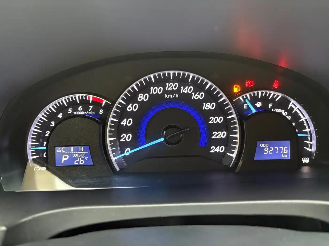 Camry 2016 2.0G 10th Anniversary Leading Edition — миниатюра 10