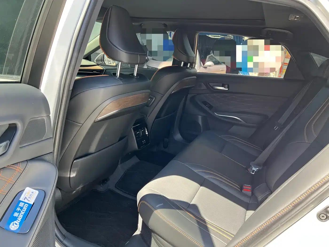 2024 Toyota Avalon Hybrid 2.0L Luxury Edition — миниатюра 5