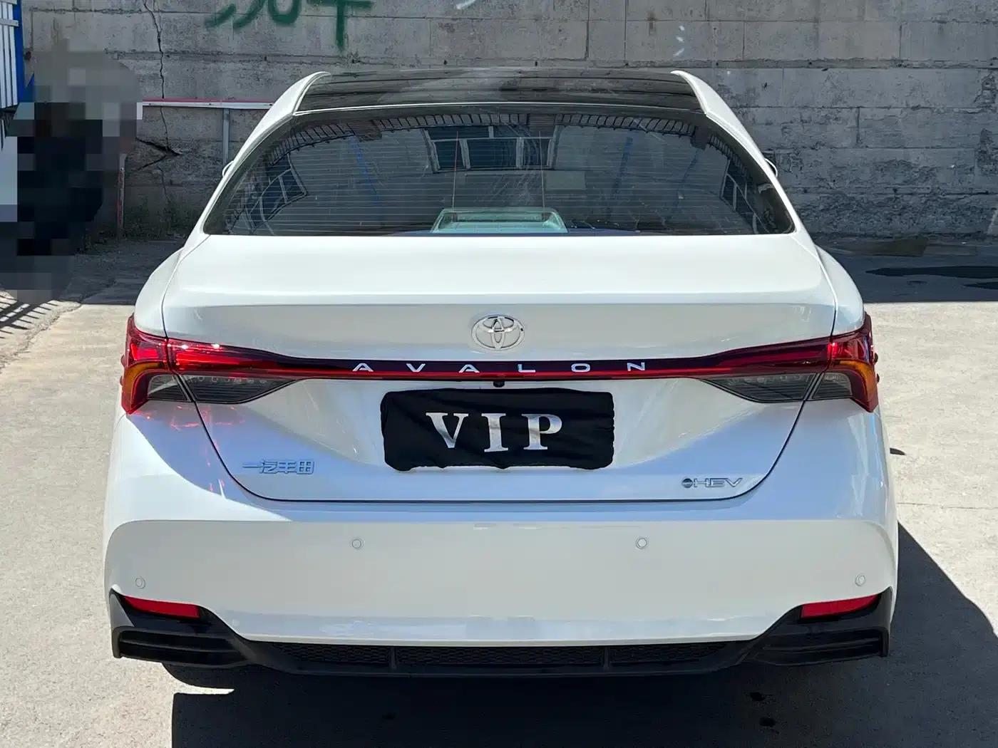 2024 Toyota Avalon Hybrid 2.0L Luxury Edition — миниатюра 7