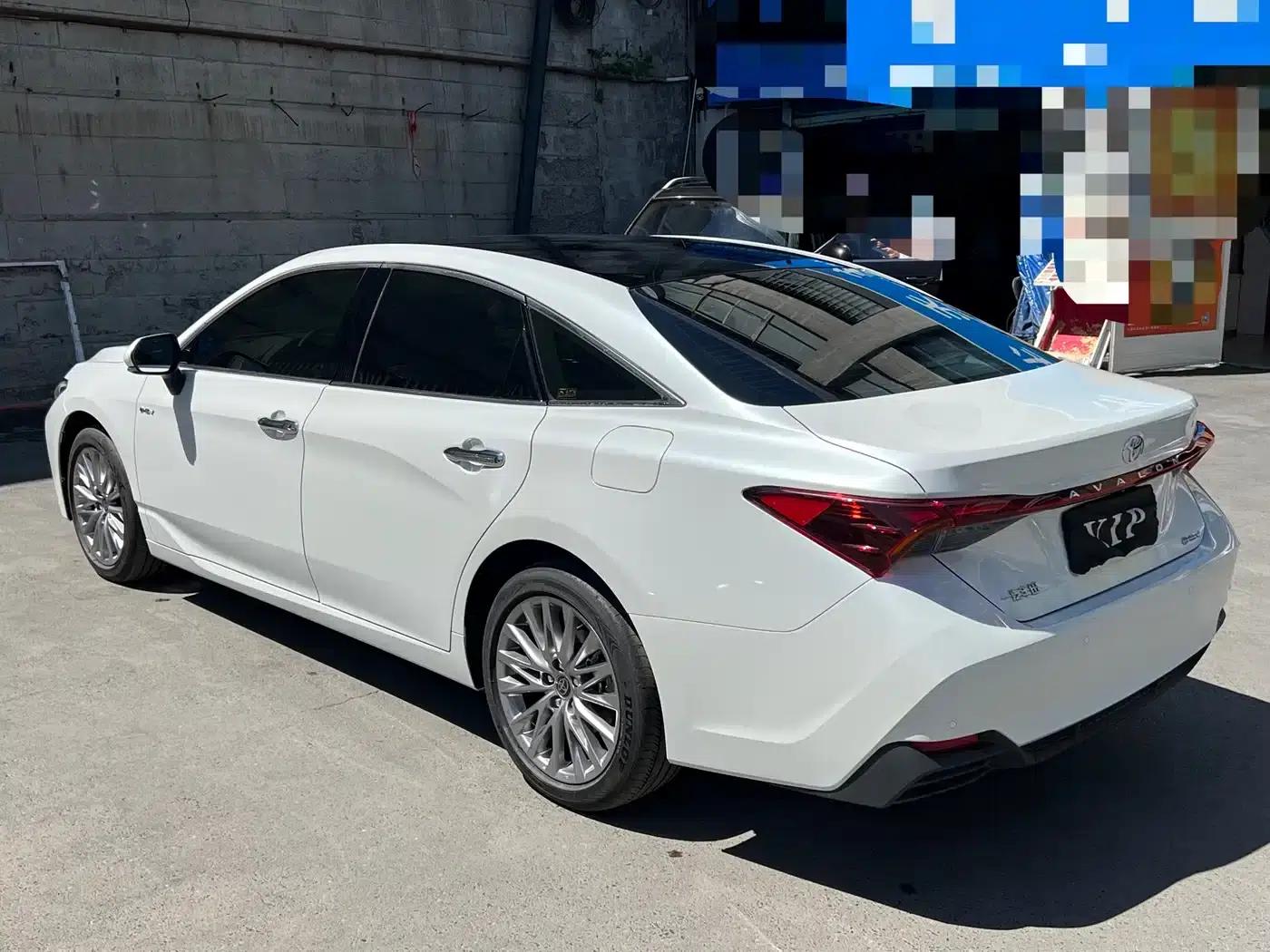 2024 Toyota Avalon Hybrid 2.0L Luxury Edition — миниатюра 8