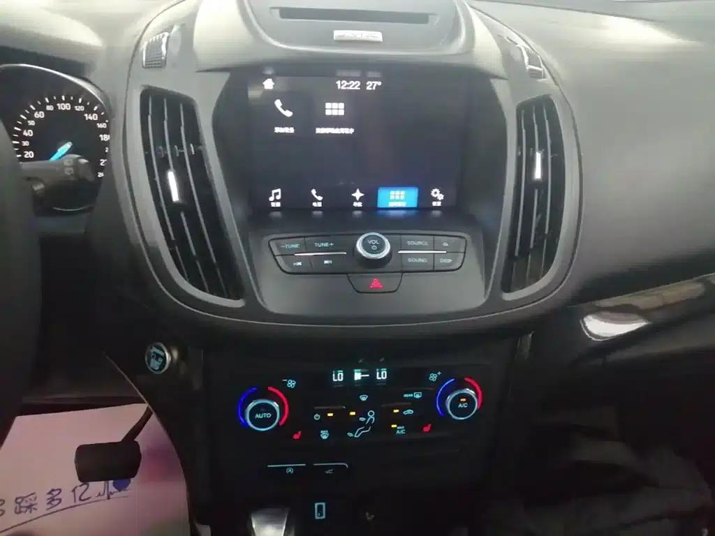 2017 Ford Kuga EcoBoost 245 AWD Luxury Edition — миниатюра 13