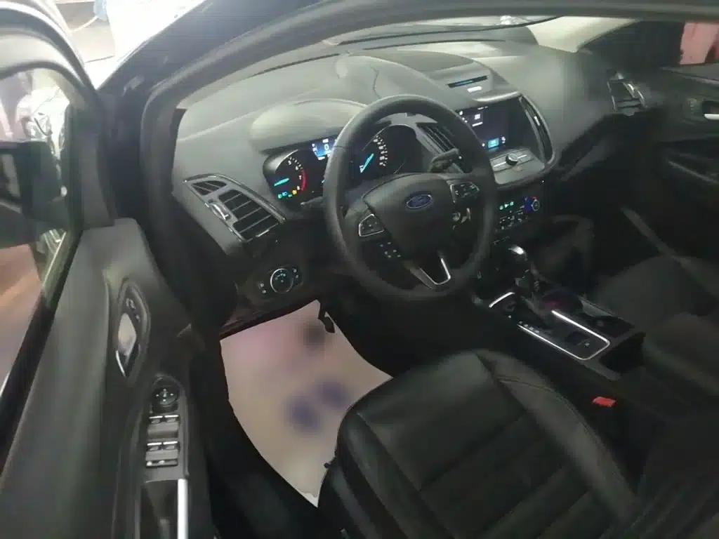 2017 Ford Kuga EcoBoost 245 AWD Luxury Edition — миниатюра 16