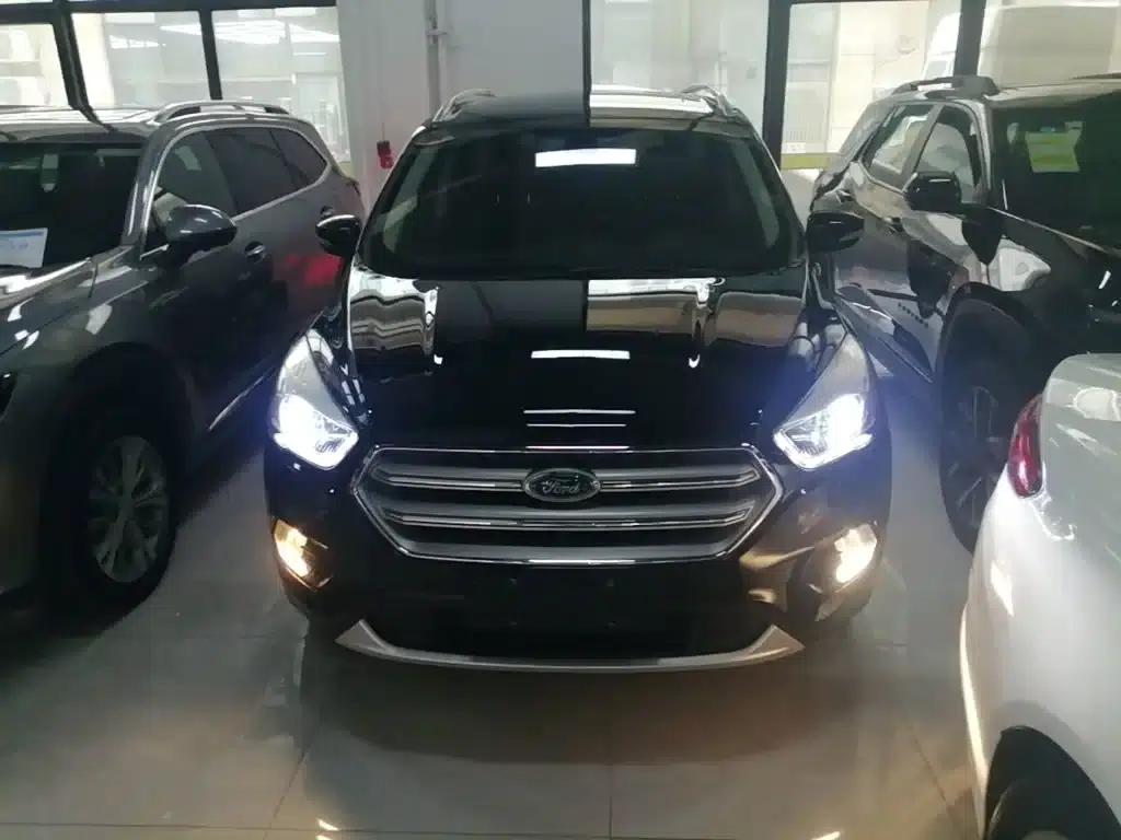 2017 Ford Kuga EcoBoost 245 AWD Luxury Edition — миниатюра 3