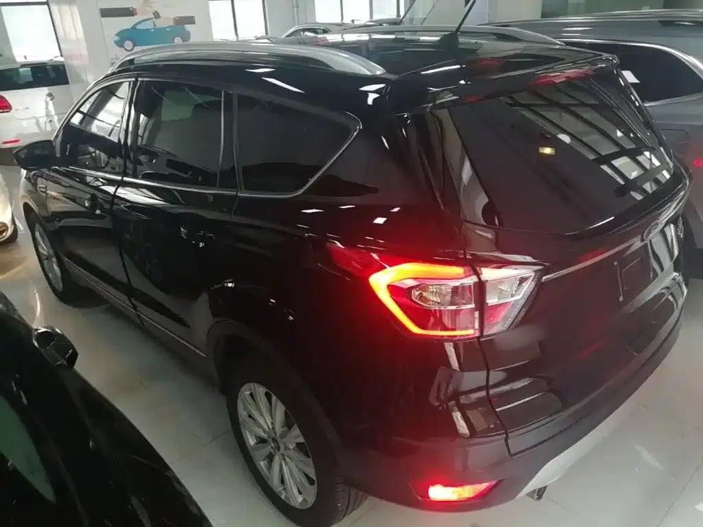 2017 Ford Kuga EcoBoost 245 AWD Luxury Edition — миниатюра 5