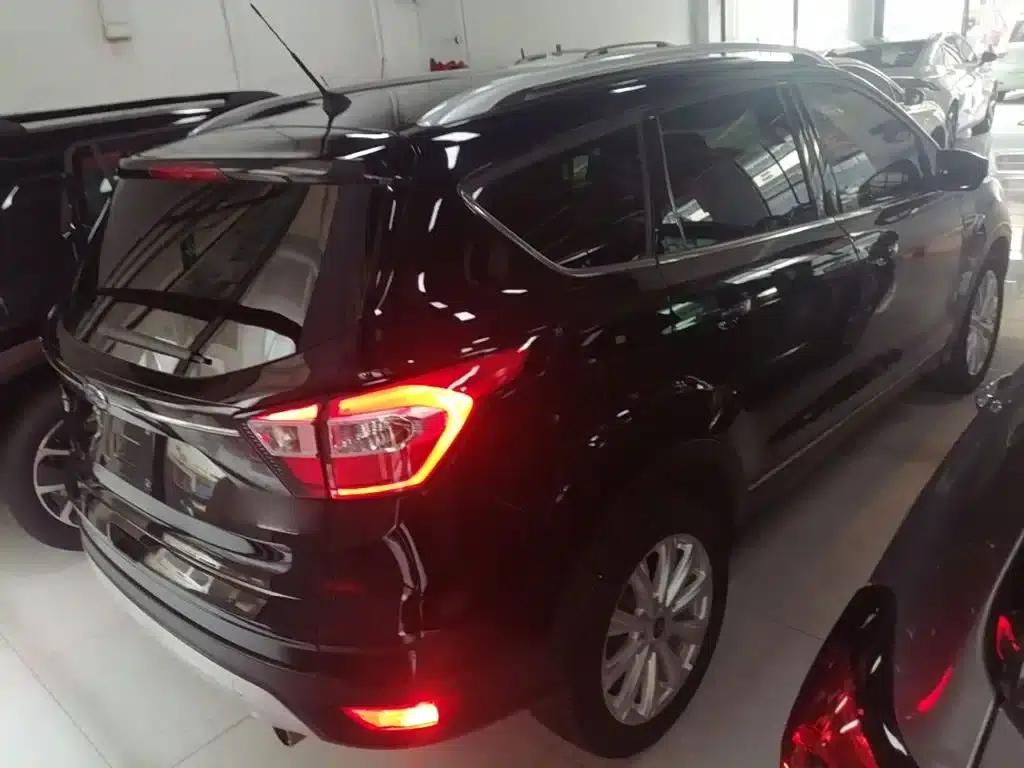 2017 Ford Kuga EcoBoost 245 AWD Luxury Edition — миниатюра 7