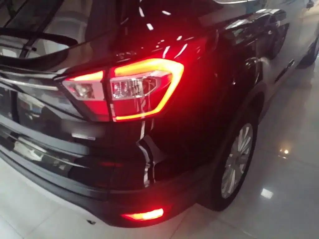 2017 Ford Kuga EcoBoost 245 AWD Luxury Edition — миниатюра 8