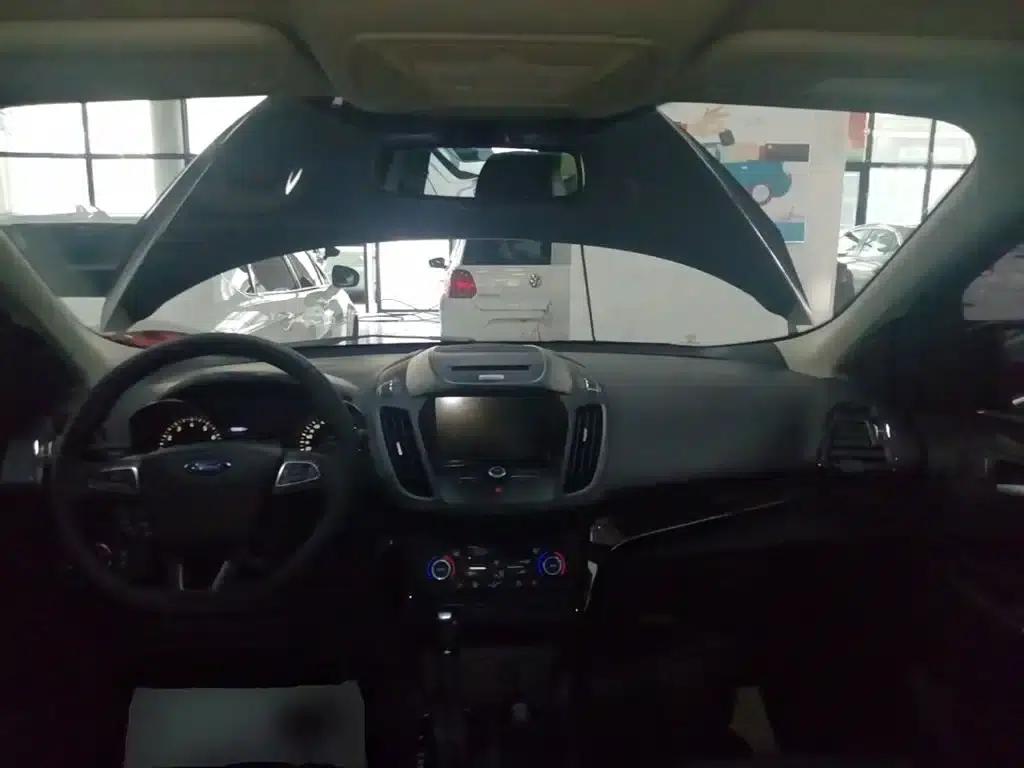 2017 Ford Kuga EcoBoost 245 AWD Luxury Edition — миниатюра 10