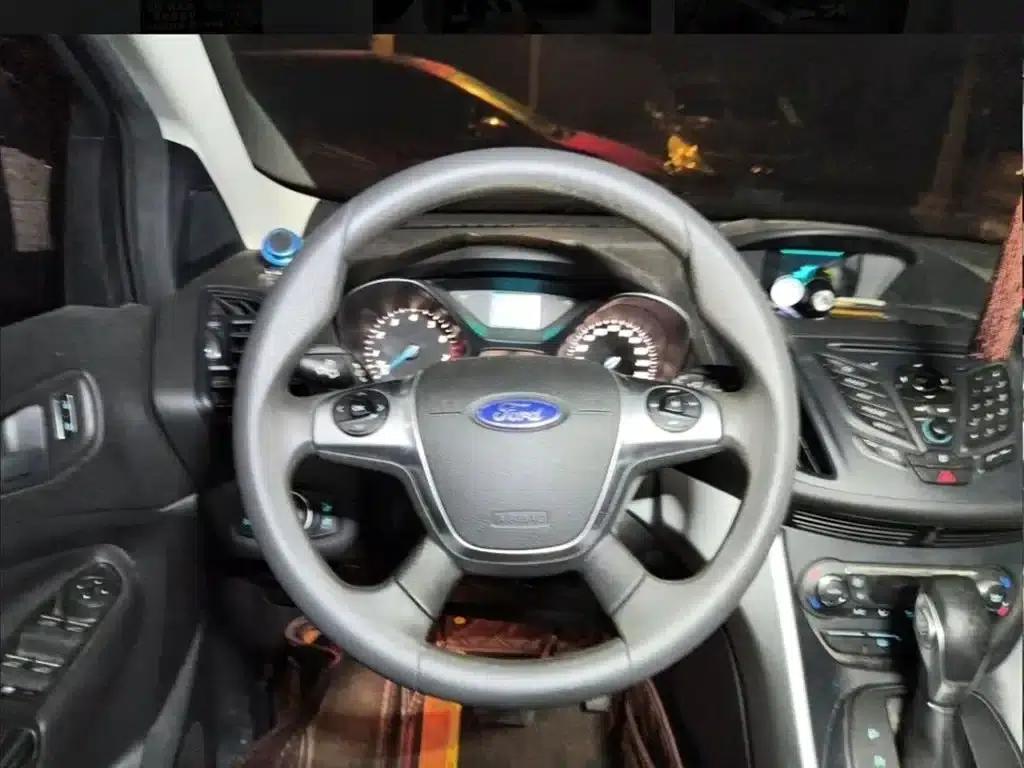 Ford Kuga 2015 1.5L GTDi 2WD Comfort Model — миниатюра 13