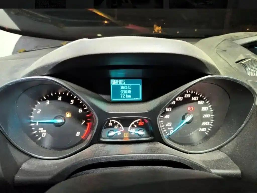 Ford Kuga 2015 1.5L GTDi 2WD Comfort Model — миниатюра 14