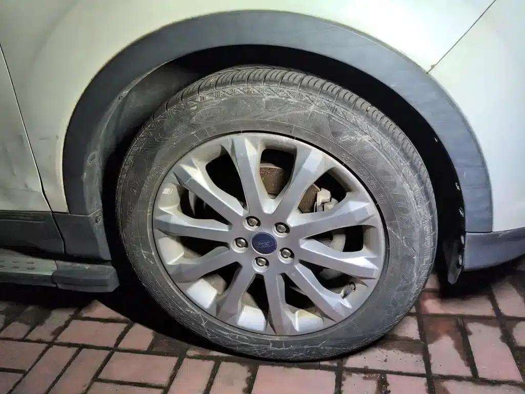 Ford Kuga 2015 1.5L GTDi 2WD Comfort Model — миниатюра 24