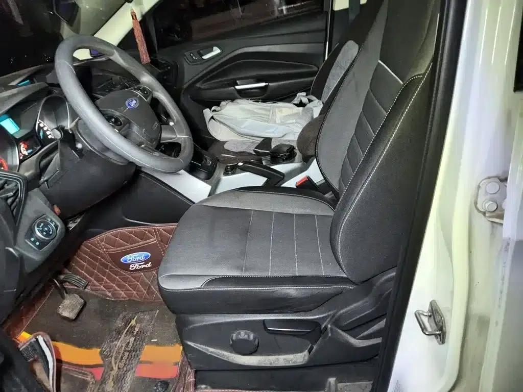Ford Kuga 2015 1.5L GTDi 2WD Comfort Model — миниатюра 8