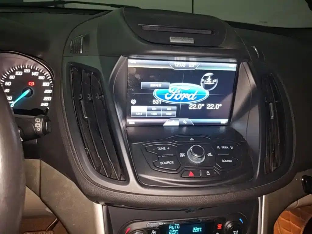 Ford Kuga 2013 1.6L GTDi AWD Elite — миниатюра 13