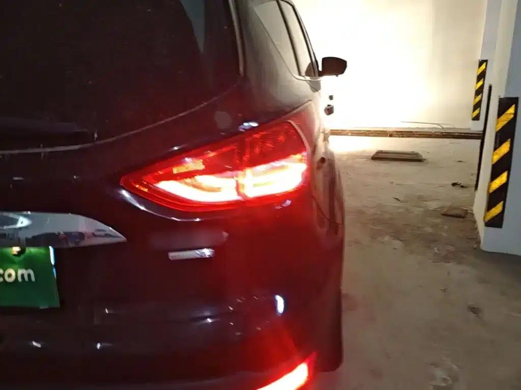 Ford Kuga 2013 1.6L GTDi AWD Elite — миниатюра 8