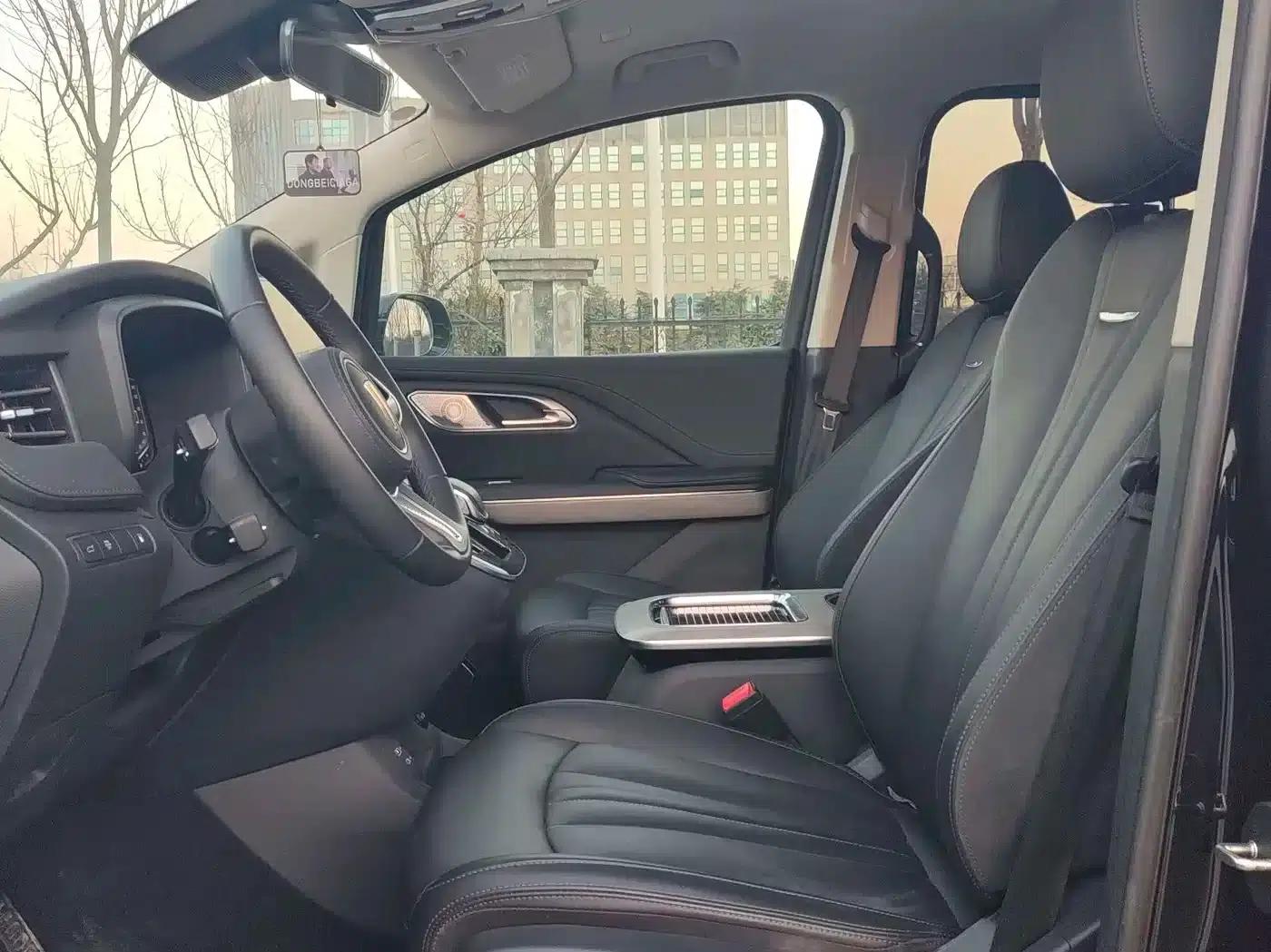 Hongqi HQ9 PHEV 2024 2.0T AWD Business Edition — миниатюра 5