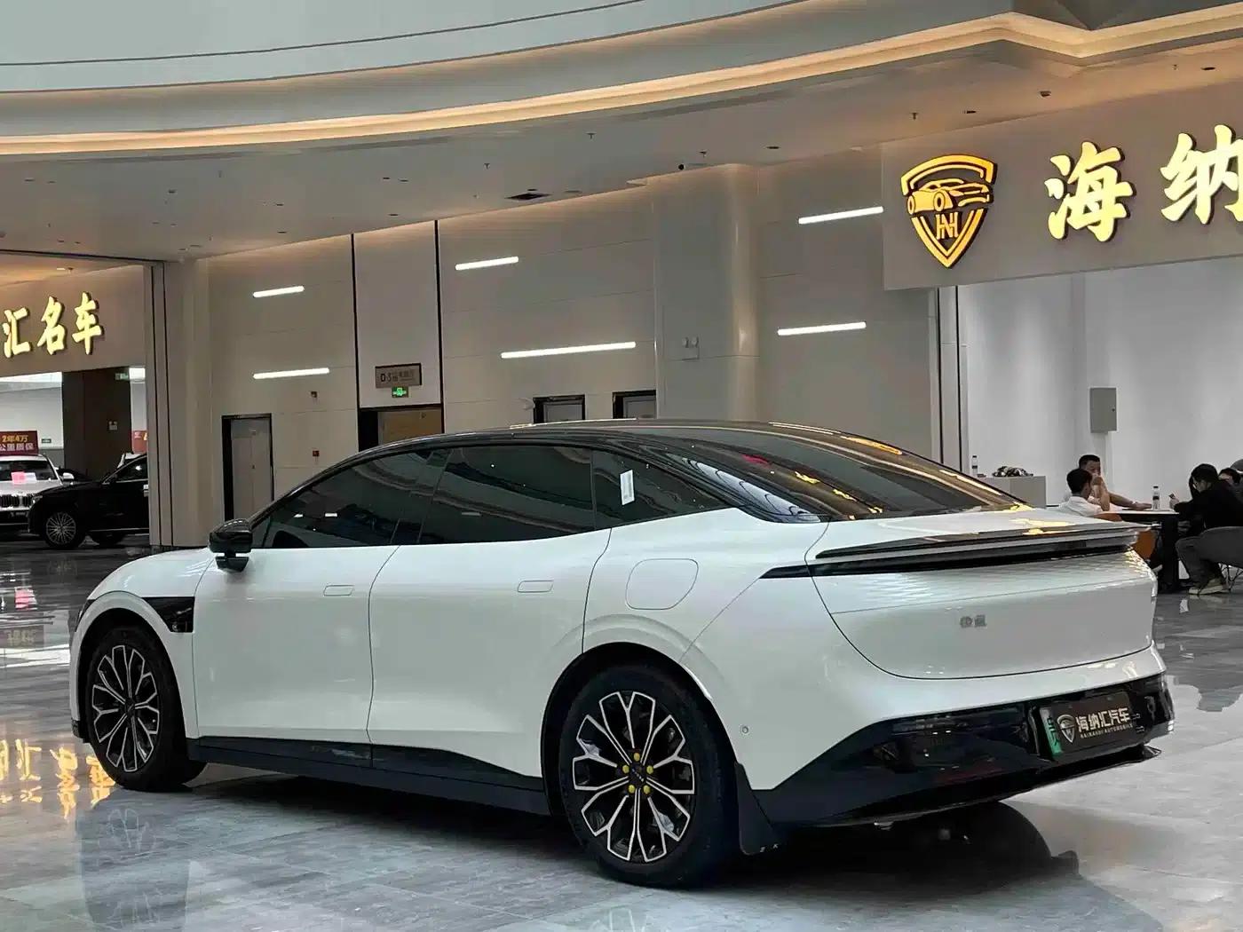 Jike 007 2024 Rear-Wheel Drive Intelligent Driving Edition 75kWh — миниатюра 3